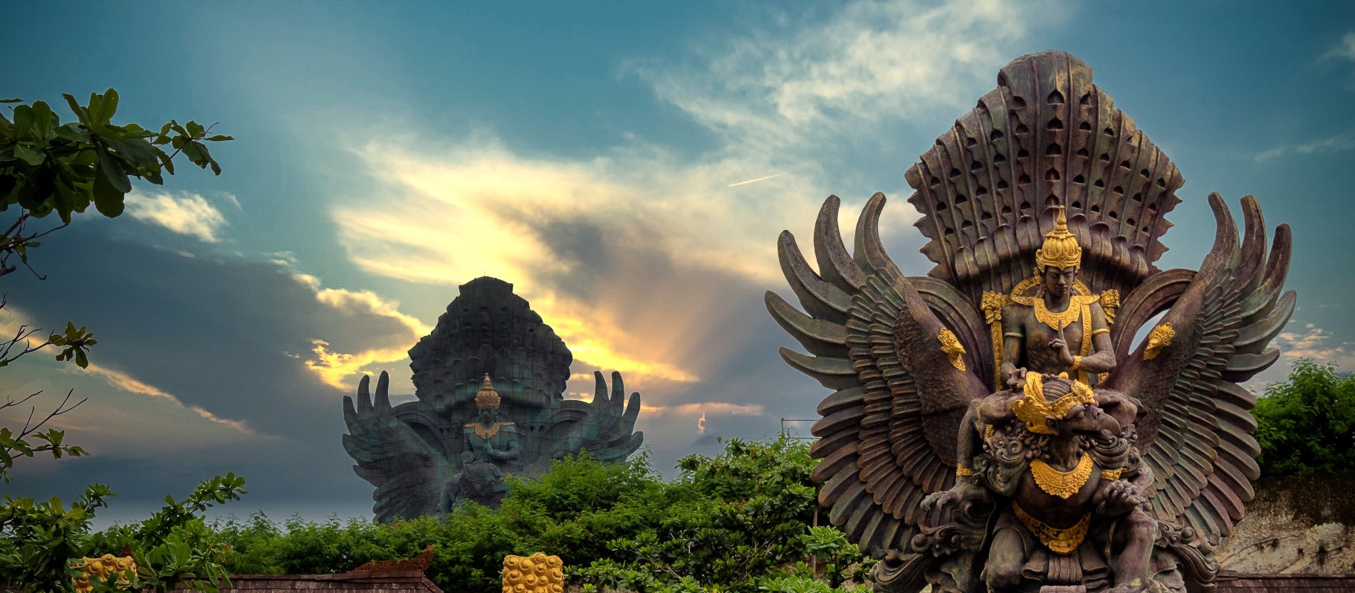 onggokanbatue-bali-indonesia-bali-indoneziia-khram-statui