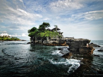 Tanah_Lot-Hindu_Temple-Bali_Indonesia-Greg_Goodman-AdventuresofaGoodMan-2-min